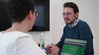 Lehrkräfte müssen Digital- und KI-Kompetenzen erwerben und vermitteln (Video) Lehrkräfte müssen Digital- und KI-Kompetenzen erwerben und vermitteln (Video)